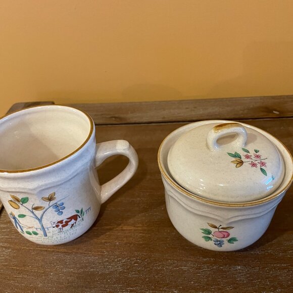 Vintage International Stoneware Japan Creamer and Sugar set - Picture 4 of 5